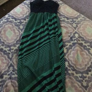 I’m selling a long strapless dress.